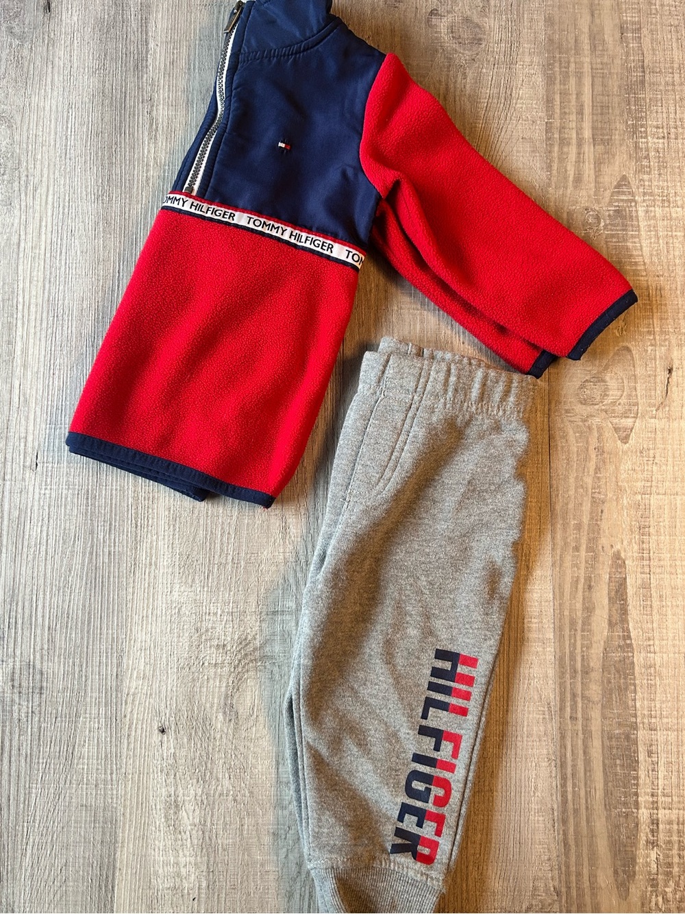 0096. Tommy Hilfiger 2PC Outfit • 12 Months